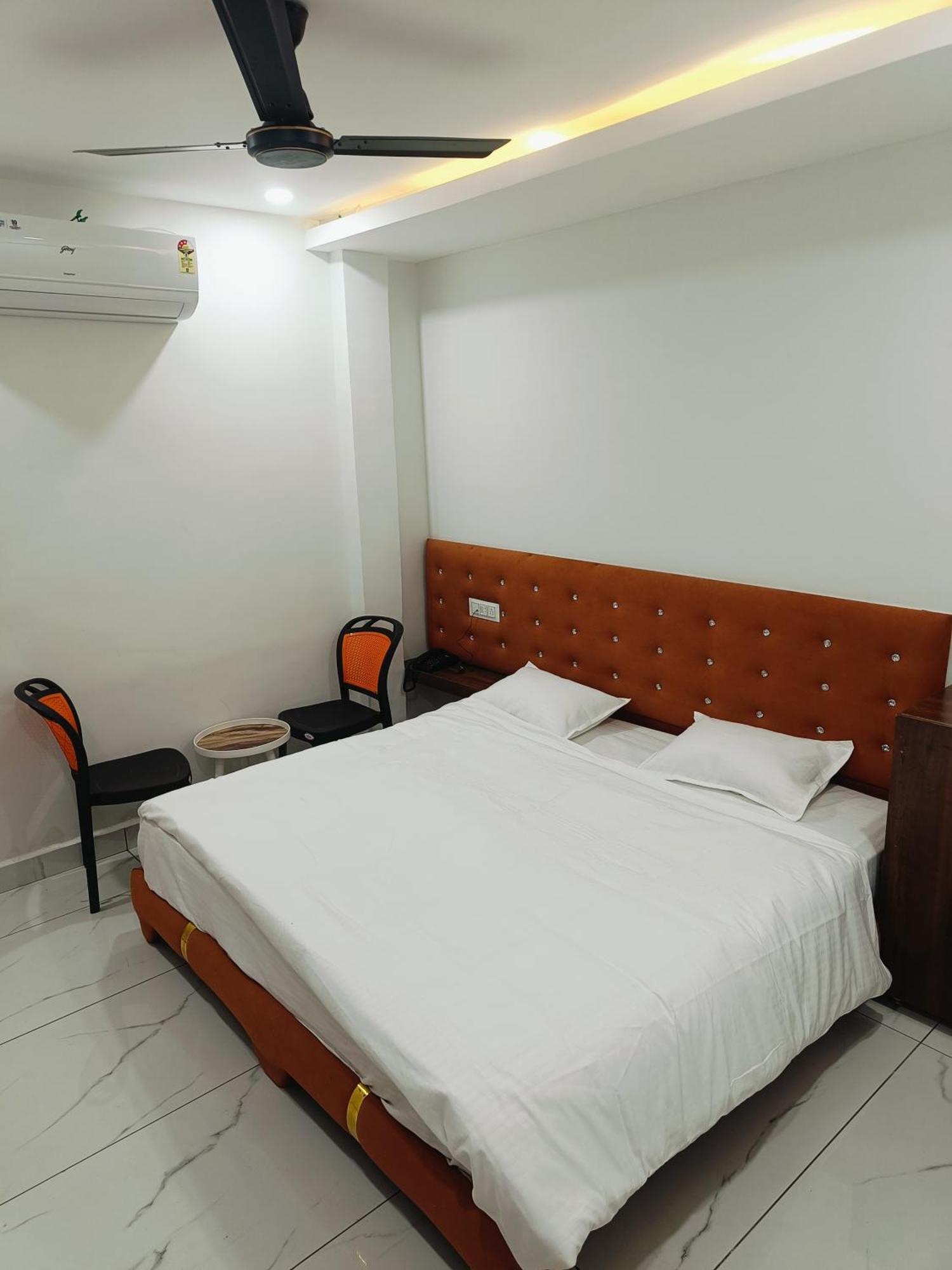 Hotel Shree Kedar Palace Ujjain Eksteriør bilde